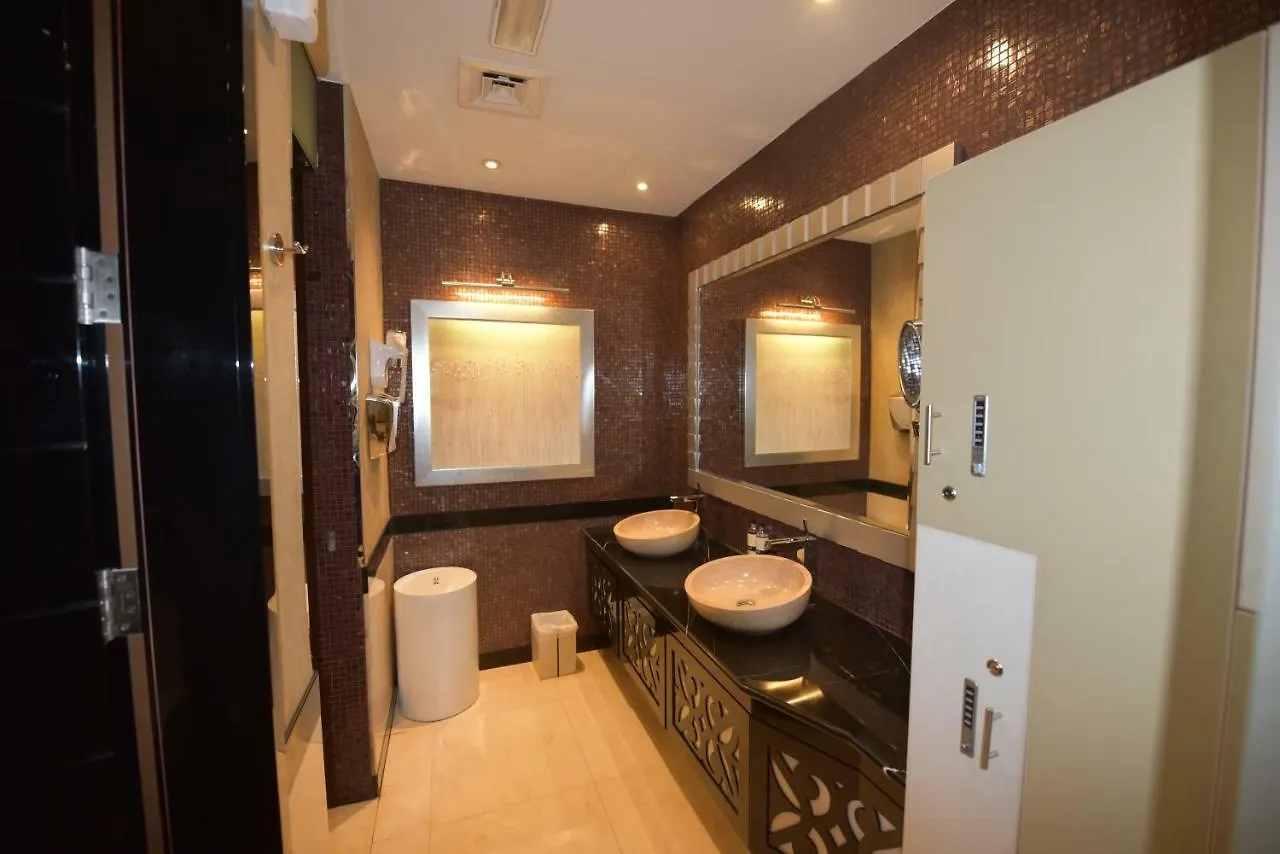 Superb Apartment Downtown Dubai, Amazing Location! 0*, Dubaj Zjednoczone Emiraty Arabskie